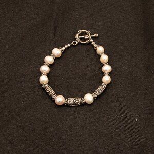Vintage Freshwater Pearl and Silver 7" Bracelet